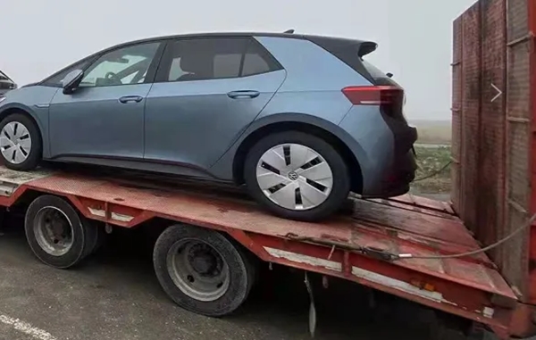 科研測(cè)試用汽車(chē)出口報(bào)關(guān)_副本.jpg